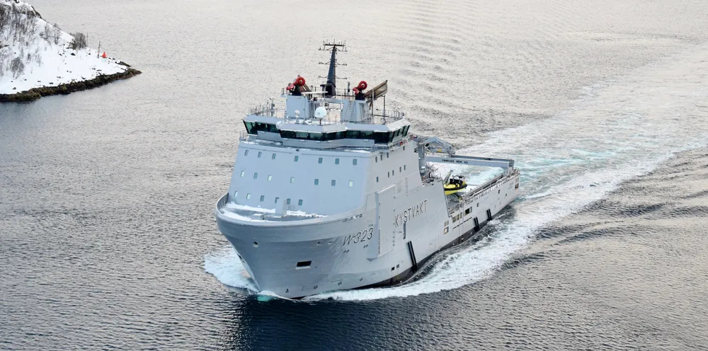Kystvaktskipet «Bison» fikk det travelt på fiskeriinspeksjon.
