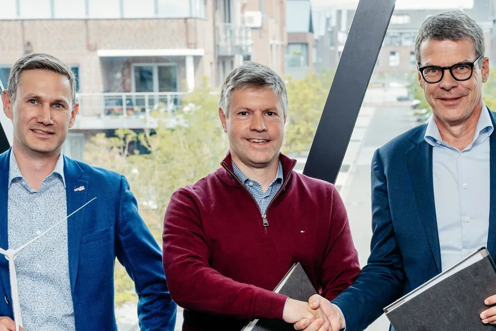 Daniel Müller (enercity)(l), Benjamin Seifert (Enercon)(m), Ralf Nietiet (enercity) (l)