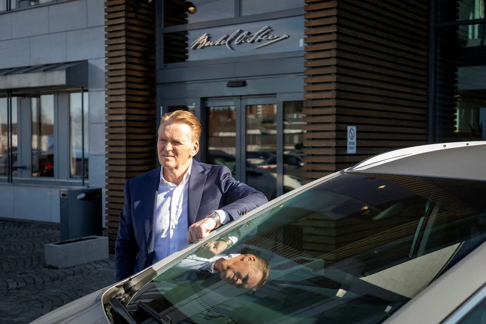 Konsernsjef Bjørn Maarud i Bertel O. Steen må si opp 200 ansatte etter at bilsalget har sviktet.