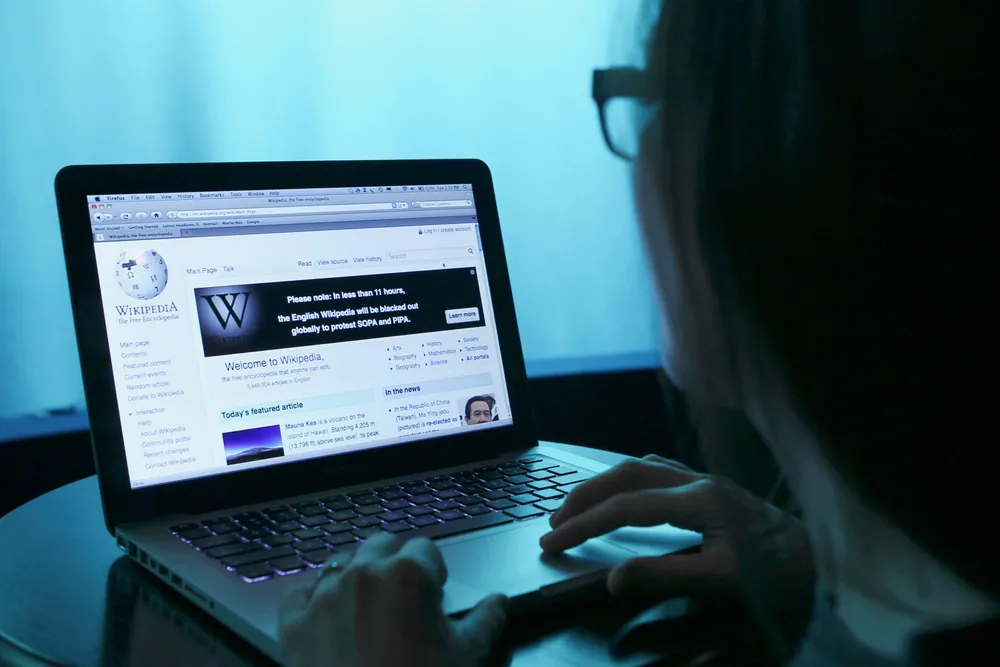 Når så mange leser Wikipedia, er det faktum at vi ikke kan stole på det, en utfordring, skriver artikkelforfatteren. Illustrasjonsfoto.