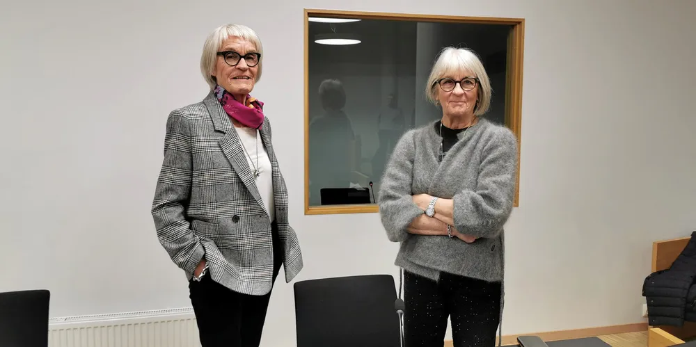 Eva Toril Strand og søsteren Dagny Elisabeth Strand Bachmann i Stormfuglen-rederiet i Frostating lagmannsrett i Ålesund.