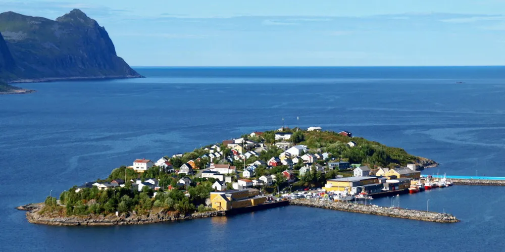 Husøy ligger idyllisk til på nordsiden av Senja.