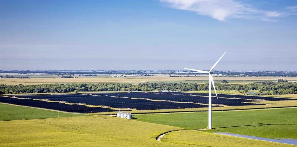Invenergy's hybrid wind-solar farm in Grand Ridge, Illinois