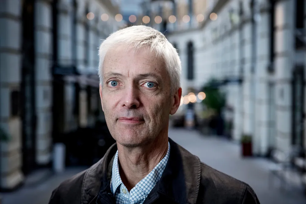 Økonomiprofessor Steinar Holden skal i gang med en ny runde med evaluering av nytte og kostnader med smitteverntiltak.