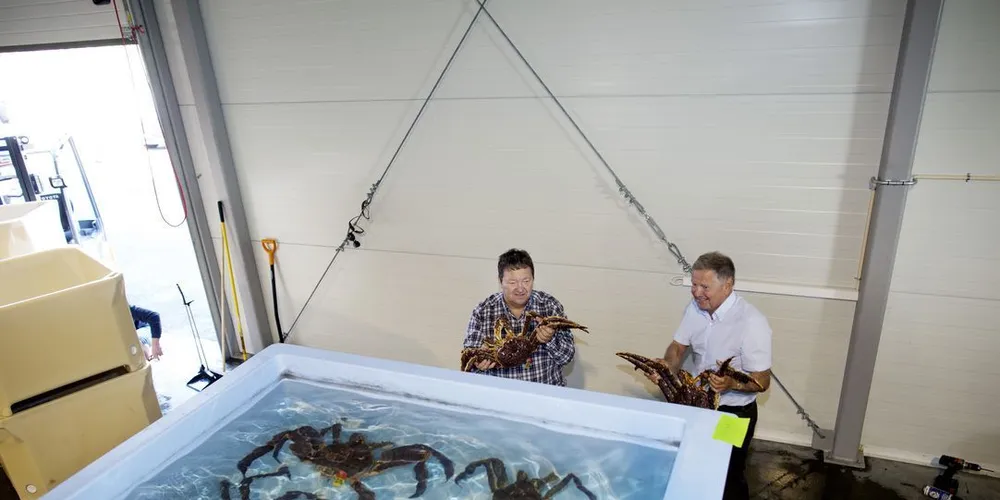 Svein Ruud (t.v.) administrerende direktør i Norway King Crab. Her sammen med Per Andreas Vogt, styreleder i selskapet på «krabbe-hotellet» mellom Gardermoen og Kongsvinger. Arkivfoto: Øyvind Elvsborg/DN