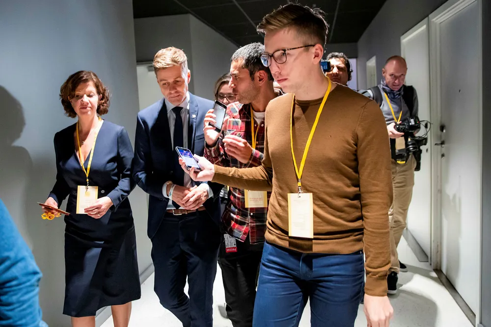 Lars Joakim Skarvøy (til høyre), her på jobb for VG.
