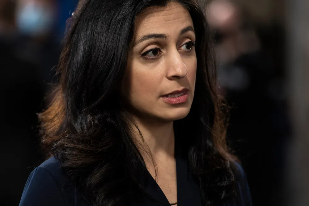 Arbeids- og inkluderingsminister Hadia Tajik vil stramme inn arbeidsgivers mulighet til å ha deltidsansatte, men er det her skoen trykker?