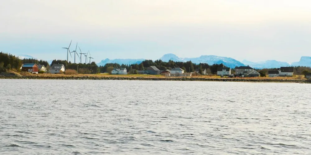 Sandøy vindkraftverk på Harøya i Ålesund kommune har fått konsesjon til å fornye vindparken.