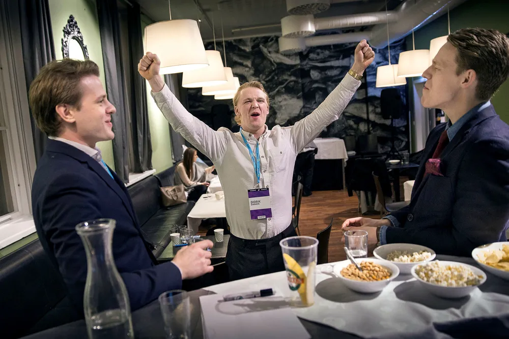 Flowmotion var i 2016 et av studentoppstartsfirmaene som konkurrerte om midlene under crowdfundingeventen på Samfundet i Trondheim, der folk kunne kjøpe aksjer i et av fire firmaer. Fra Flowmotion deltok fra venstre: Lars Mangerud Flesland, Didrik Dege Dimmen og Eirik Husby Dyrset. I sommer gikk selskapet konkurs.
