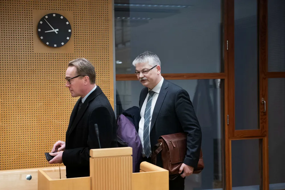 Jens Kuhnle (tv) er finansdirektør i tv-app-selskapet Lavo.tv. Her sammen med advokat Hugo Pedersen Matre i forbindelse med en rettssak i januar.