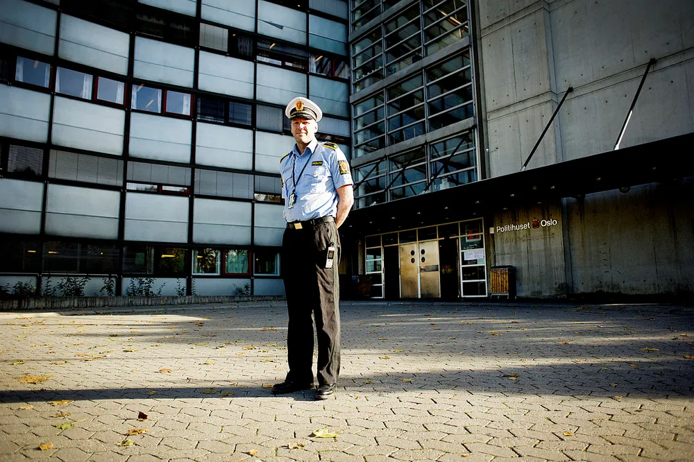 Seksjonssjef Rune Skjold ved Oslo politidistrikts seksjon for økonomi- og spesialetterforskning skal undersøke om det er grunnlag for å åpne sak i forbindelse anmeldelse av selskaper som driver investeringsrådgivning. Foto: Mikaela Berg