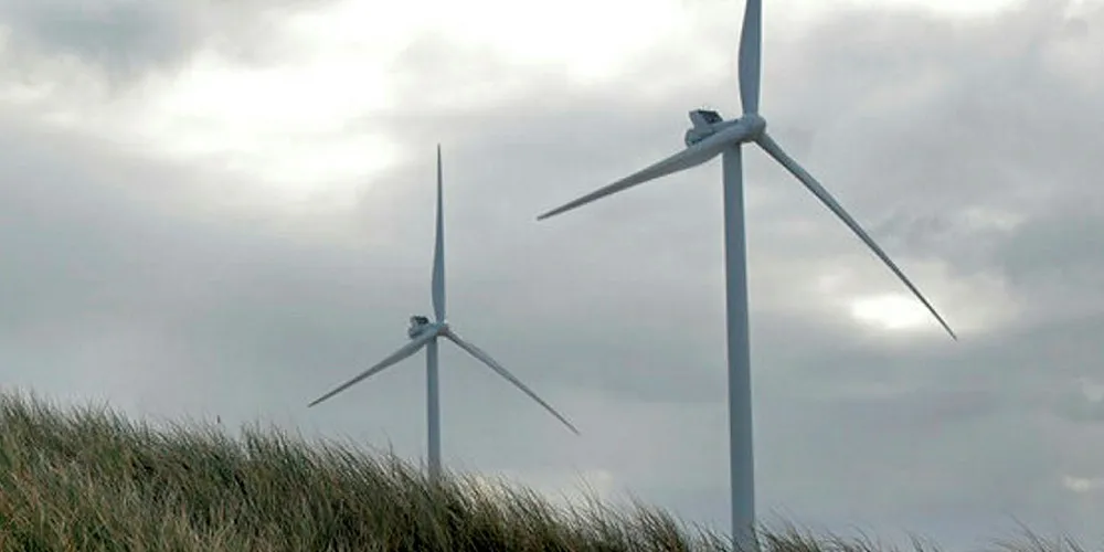 Turbine OEMs and independent service providers are competing in the growing US wind O&M market.