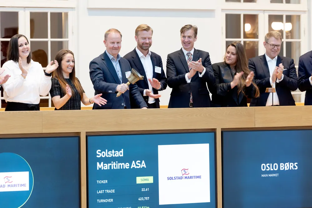 Toppsjef Lars Peder Solstad ringer i bjellen fredag når Solstad Maritime går på børs. Noteringen gjør at Akers verdier i Solstad blir stadig tydeligere etter den store - og omstridte - restruktureringen i offshorerederiet.