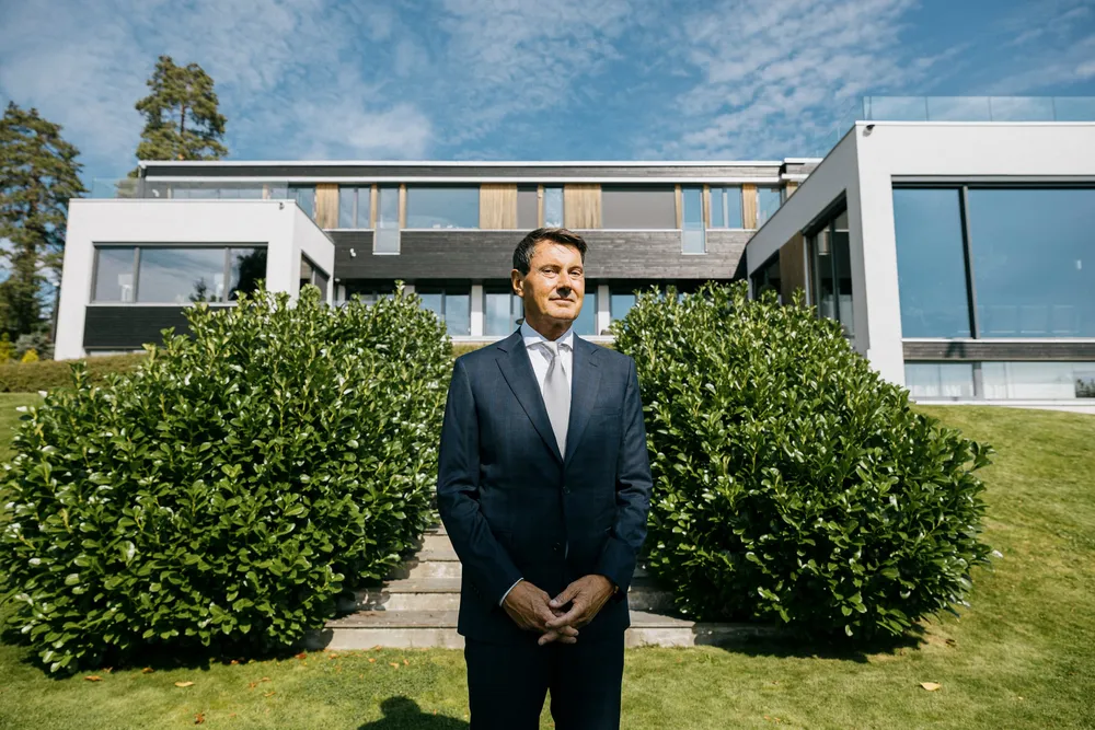 Hovedeier og konsernsjef Geir Drangsland i Norske Skog. Her utenfor sitt hjem i Holmenkollen.