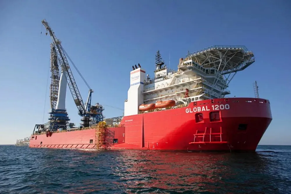 Acquisition: the Global 1200 sails to Guangzhou.