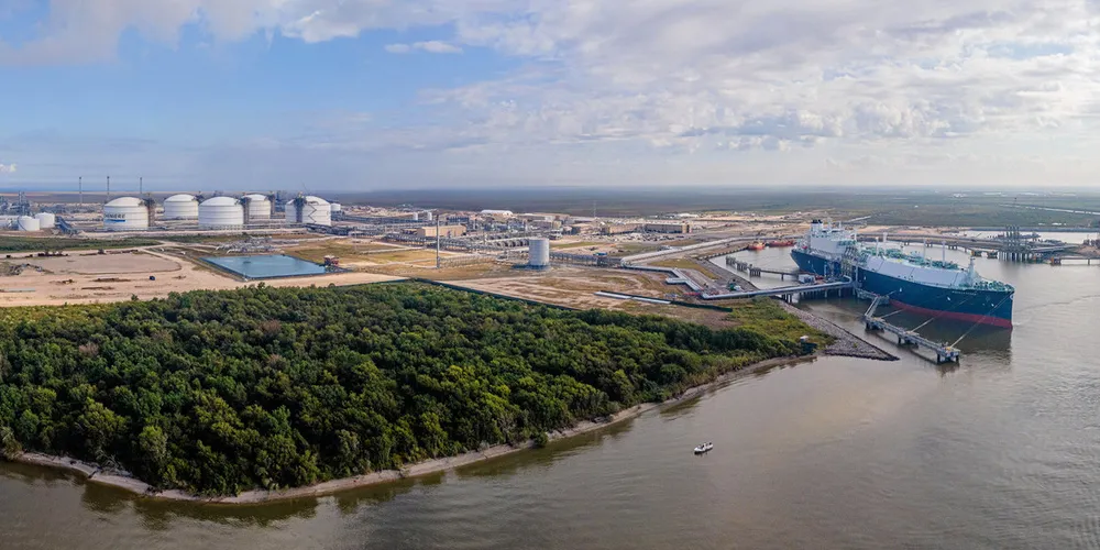 Cheniere Energy’s chartered-in LNG carrier fleet will number between 35 and 45 vessels once newbuildings are delivered.