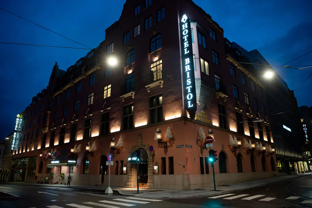 Sjansen er minst for at store bedrifter som har livets rett på sikt, vil bukke under på grunn av koronakrisen. For en liten restaurant er det ikke sikkert at banken vil være like velvillig, skriver Øyvind Thomassen.