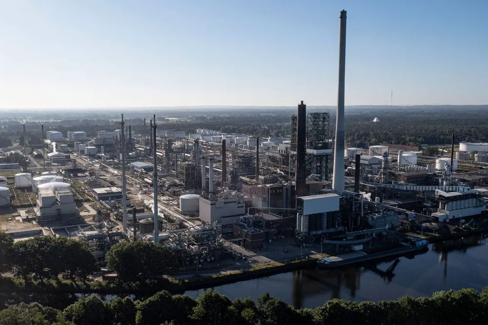An aerial photograph of the Lingen refinery