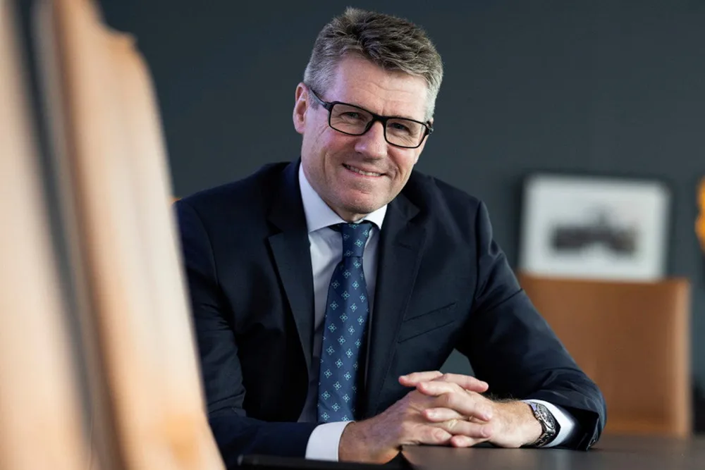 Etter to uker i sjefsstolen varsler Vår Energis Nick Walker at to av deres store utviklingsprosjekter blir mye dyrere – igjen.