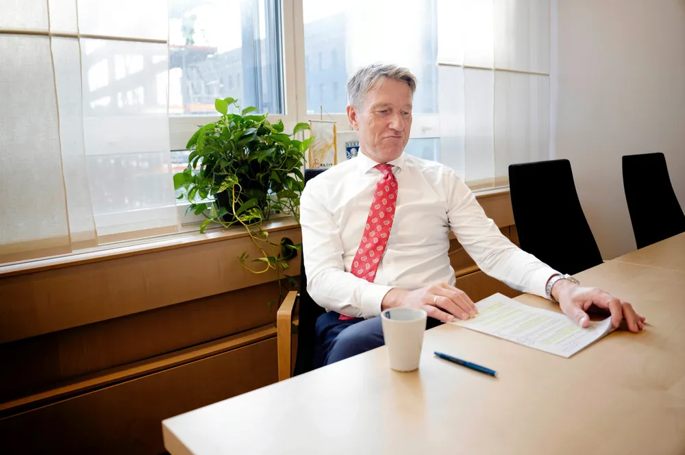 Energiminister Terje Aasland mener at energidebatten er preget av usanne og upresise påstander. – En faktabasert debatt hadde vært å foretrekke, sier han.