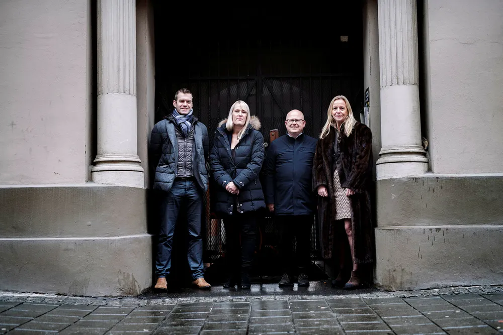 Fra venstre: Forskningssjef Erling Røed Larsen i Eiendomsverdi, seniorøkonom Mari O. Mamre i Ny Analyse, adm.dir. Baard Schumann i Selvaag Bolig og regionsjef Tone C. Krange i DNB Eiendom. Foto: Fartein Rudjord