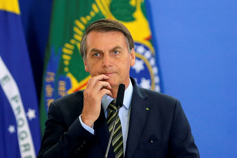 EU vurderer å legge Mercosur-avtalen med Brasil på is grunnet president Jair Bolsonaros manglende innsats for Amazonas-regnskogen.