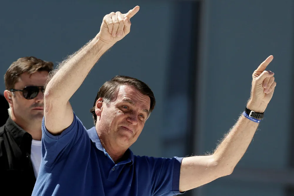Ubekreftede rapporter har indikert at Brasils president Jair Bolsonaro er koronasmittet. Selv hevder han at han har testet negativt to ganger, men nekter å legge fram testresultatene.