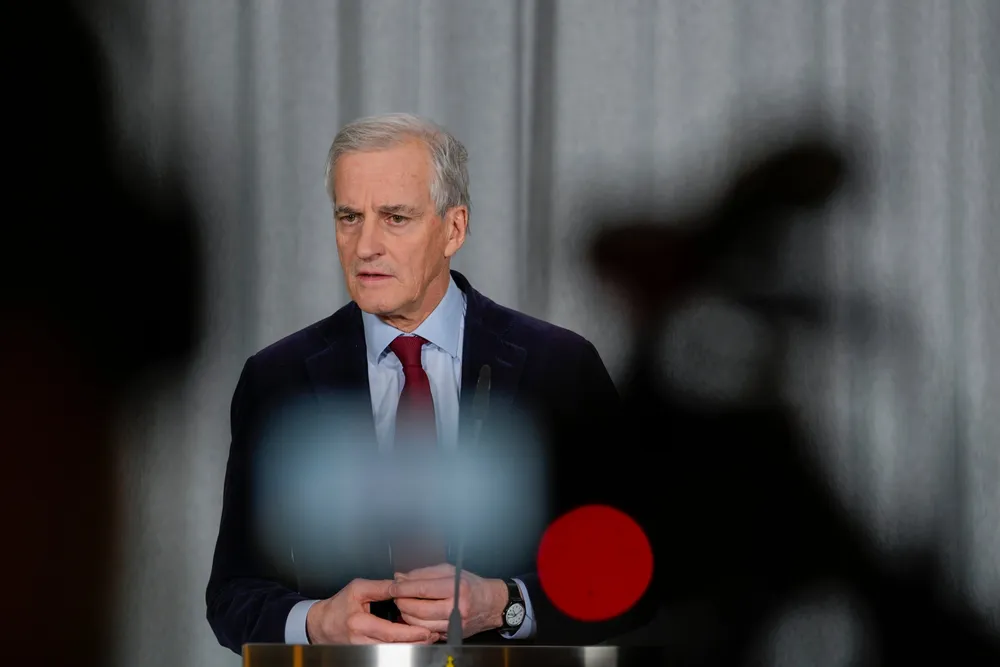 Statsminister Jonas Gahr Støre (Ap) møter pressen på Statsministerens kontor i Oslo fredag, i forbindelse med spørsmålet om en ny energipakke fra EU.