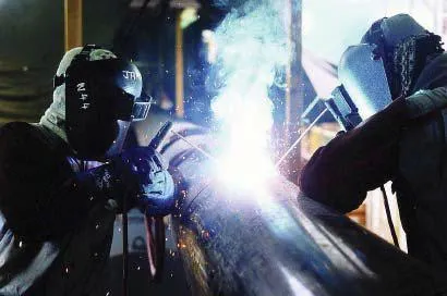 Forging tie-ups: more consolidation to come in oilfield services, report says