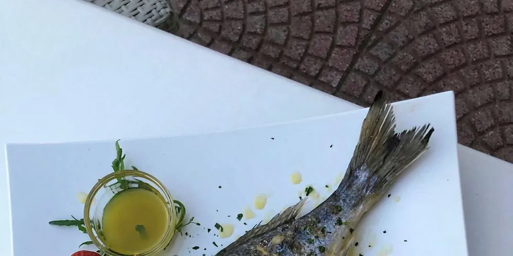PÅ MENYEN: Sjømatglede hos barn er ikke noe som skapes over natten, men noe som skapes over tid. Her er det vi voksne som spiller en viktig rolle.Foto: Privat