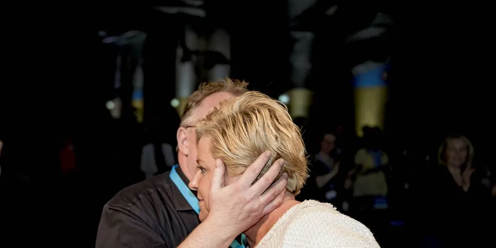 HOLDER DE FREM? Fiskeriminister Per Sandberg og finansminister Siv Jensen kan få en spennende kveld. Fortsetter Frp i regjeringen, eller blir dette siste natt med gjengen for fiskeriministeren.