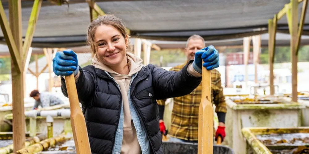 In the show, actor and activist Shailene Woodley goes underwater with urchin divers to collect barren urchins and deliver them to a farm.