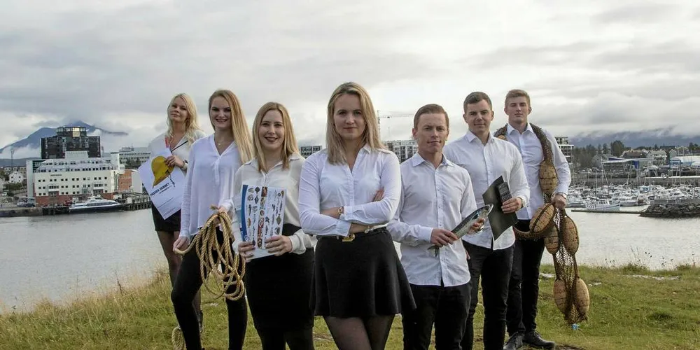 HAVETS DØGN: Styret i Havets Døgn består av Kine Skille (t.v.), Kristine Solli, Victoria Stenvold, Andrea Nordvik, Tore Gjerstad, Sigurd Grøteide og Brynjar Forseth.