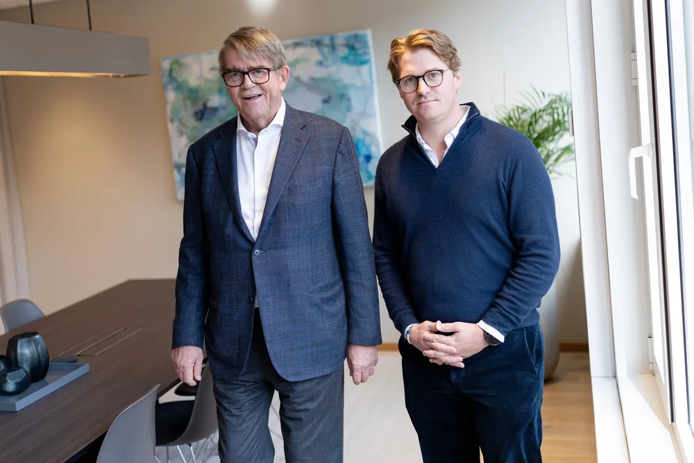 Jan Petter Sissener (70) går av som daglig leder for forvaltningsselskapet han har bygget opp. Sønnen Jan Philippe Sissener tar over.