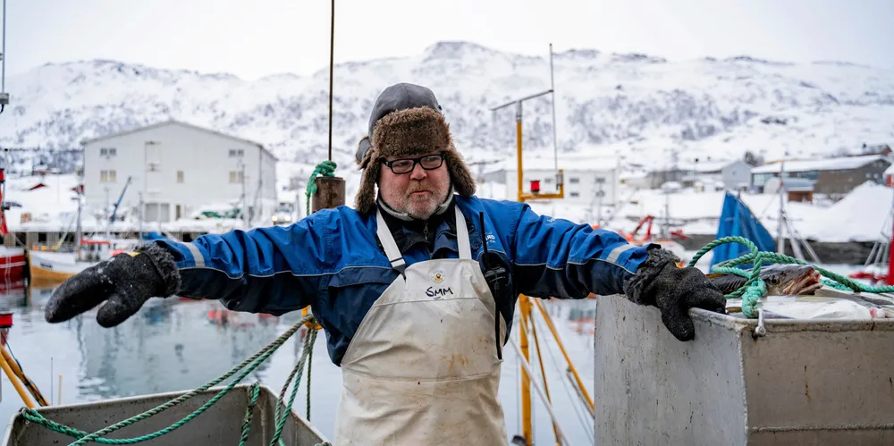 Svein Mienna er anmeldt for seksuell trakassering av to av Fiskeridirektoratets kvinnelige inspektører på Nergårds fiskebruk i Breivikbotn på Sørøya.
