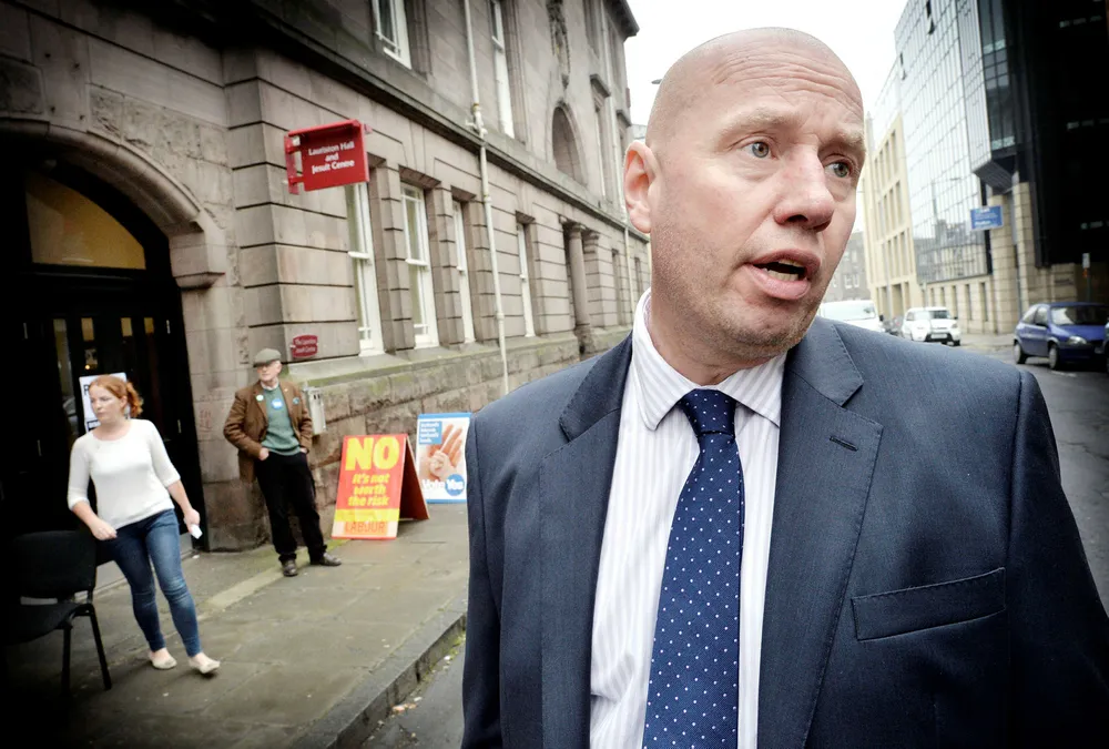 – Det er nok en frykt nå for at et angrep så tett opp til valget skal holde folk unna valgurnene og at man får et enda lavere fremmøte., sier Storbritannia-kjenner Jan Erik Mustad, etter angrepet der syv ble drept. Foto: Henden, Harald/VG/NTB Scanpix