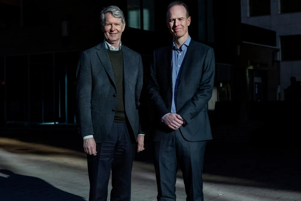 Makroøkonom Morten Jensen i DNB Markets (t.v.) og sjefstrateg Paul Harper understreker at det gode markedsbildet preges av et par svært tunge aktører.