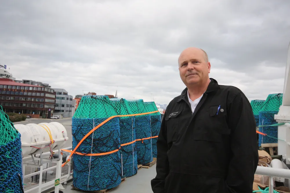 Reder John Olav Økland sier at «Prowess» skal losse cirka 120 tonn produkt av fryst snøkrabbe og 4–5 tonn levende i Båtsfjord torsdag.