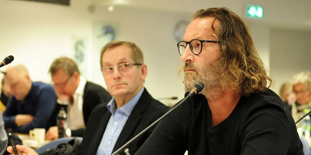 Bjørn Jensen i Norges Kystfiskarlag (t.h.) og Inge Arne Eriksen i Sametinget på reguleringsmøte høsten 2016. Foto: Kjersti Kvile