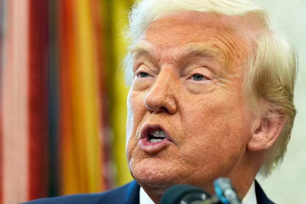 Donald Trump hevder at prisene i USA faktisk faller. Krig er fred, frihet er slaveri – og inflasjon er deflasjon, skriver kronikkforfatteren.