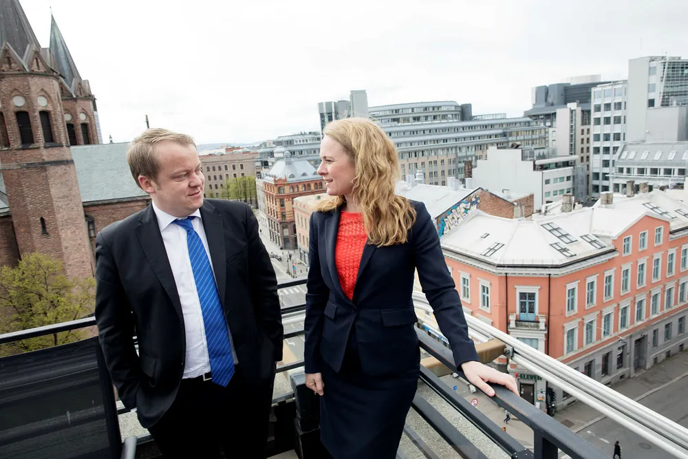 Arbeids- og sosialminister Anniken Hauglie (H) og nestleder i Stortingets arbeids- og sosialkomité Erlend Wiborg (Frp) tror Nav kan få ryddet mye for 30 millioner kroner. Foto: Øyvind Elvsborg