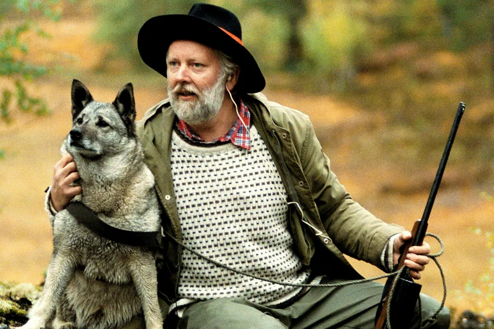 For hver ulveflokk vi sparer, blir det mindre mat for oss å hente ut av naturen, skriver Torstein Moland. Her fra elgjakt i 1993. Foto: Roger Neumann,/NTB scanpix