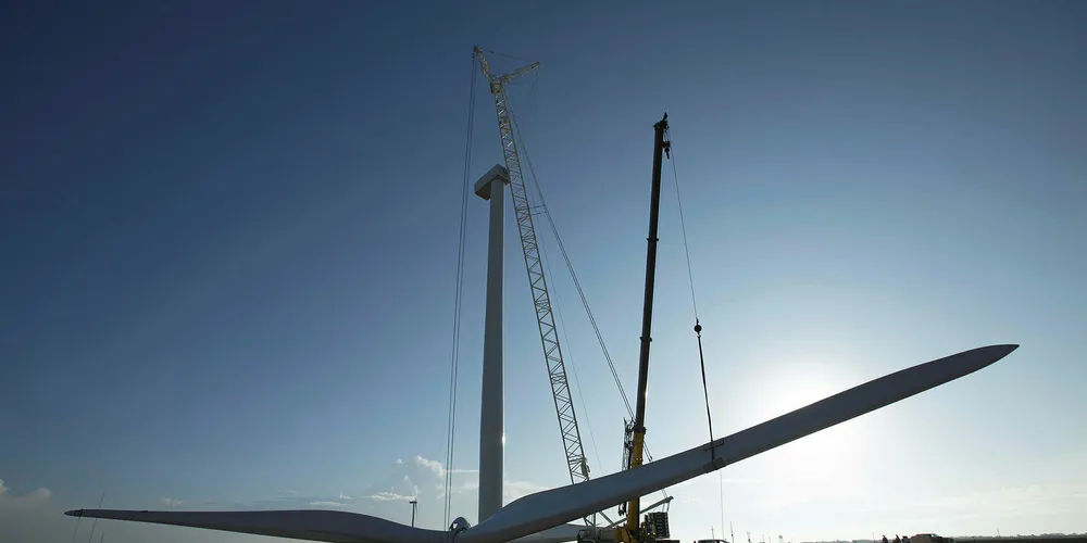 GE 1.7-103 turbine collapses at Shannon wind farm in Texas