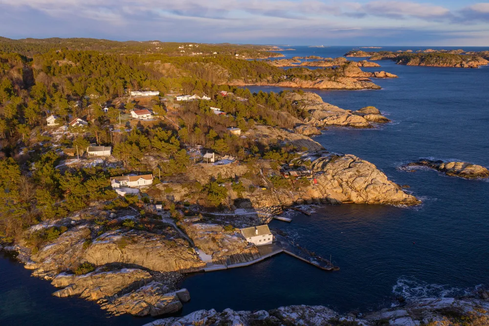 Mange familiehytter ble bygget i en tid da areal var billig, og hyttas markedsverdi er ikke interessant for dagens brukere, skriver artikkelforfatterne