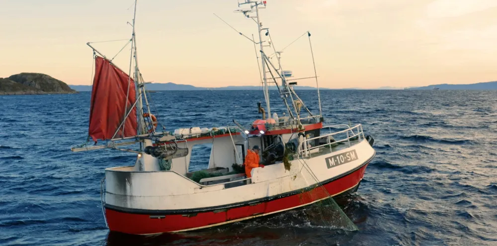 Nordmøre Fiskarlag har fått laget en egen film om hvorfor sjarkfiskerne er kritiske til de nye rapporteringskravene.