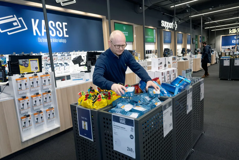 – Vi må nedbemanne uansett, sier HR-sjef i Elkjøp Jan Erik Aaserød. Her ved kjedens butikk på Slependen.
