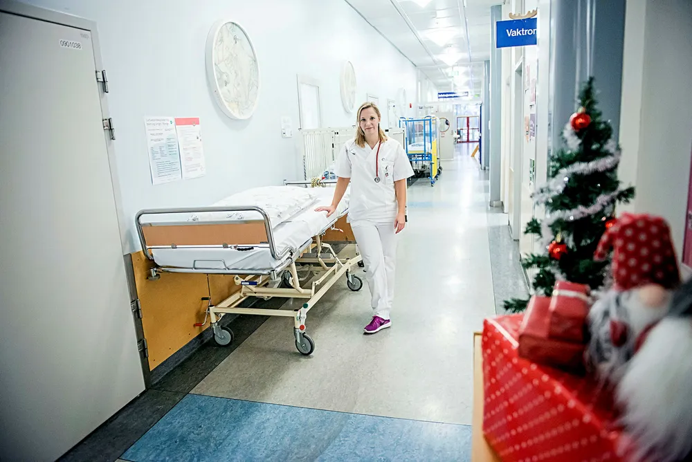 ​Anniken Riise Elnes, foretakstillitsvalgt i ​Yngre legers forening ved Oslo universitetssykehus mener Norges største sykehus drives på kanten av det forsvarlige. Foto: Gorm K. Gaare