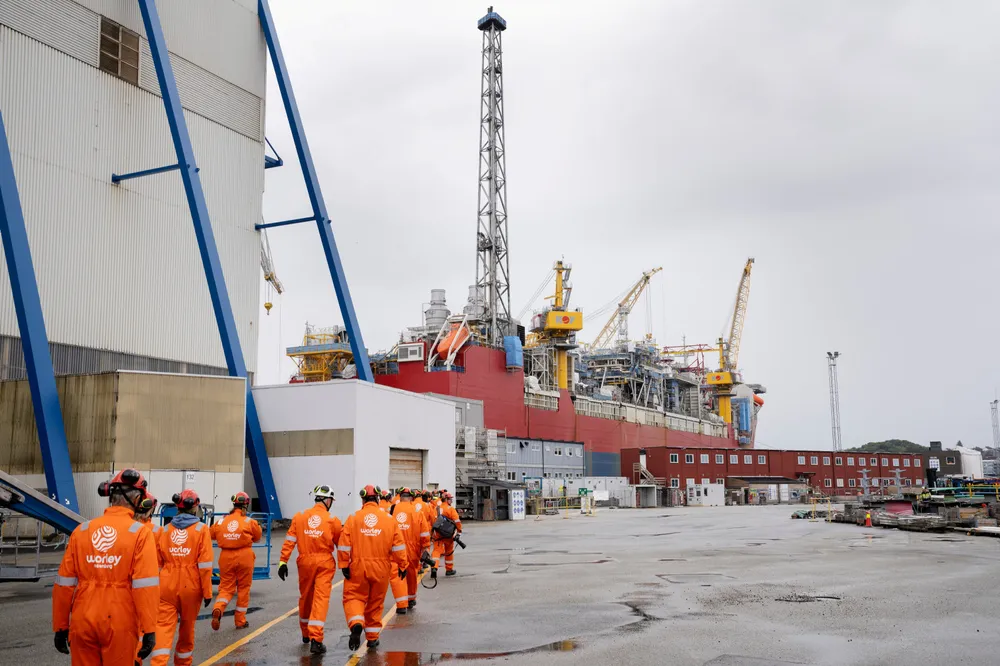 Produksjonsskipet Jotun på verftet Worley Rosenberg. Skipet skal neste år ut på Balder-feltet, men prosjektet er både forsinket for fordyret med flere milliarder kroner.