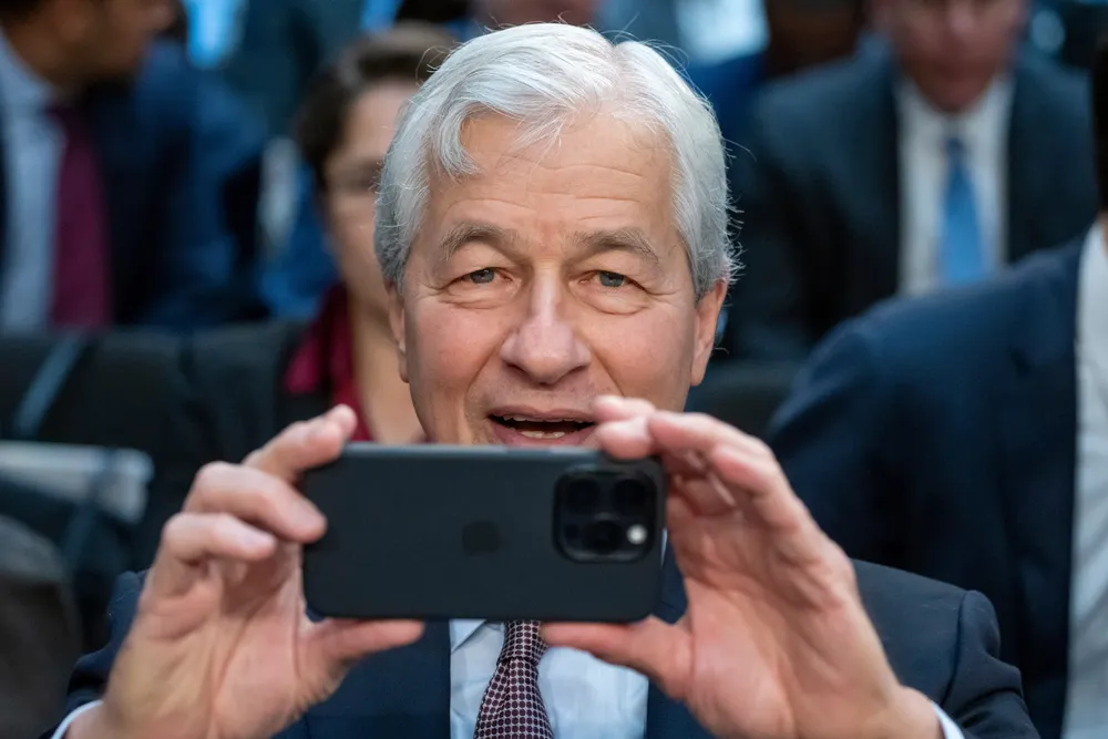 Konsernsjef og styreformann hos JPMorgan Chase & mener at interessen rundt kunstig intelligens ikke er en boble. Nvidia-kursen er mer enn seksdoblet siden høsten 2022 og børsverdien havnet på 1980 milliarder dollar på mandag ved Nasdaq-børsen.