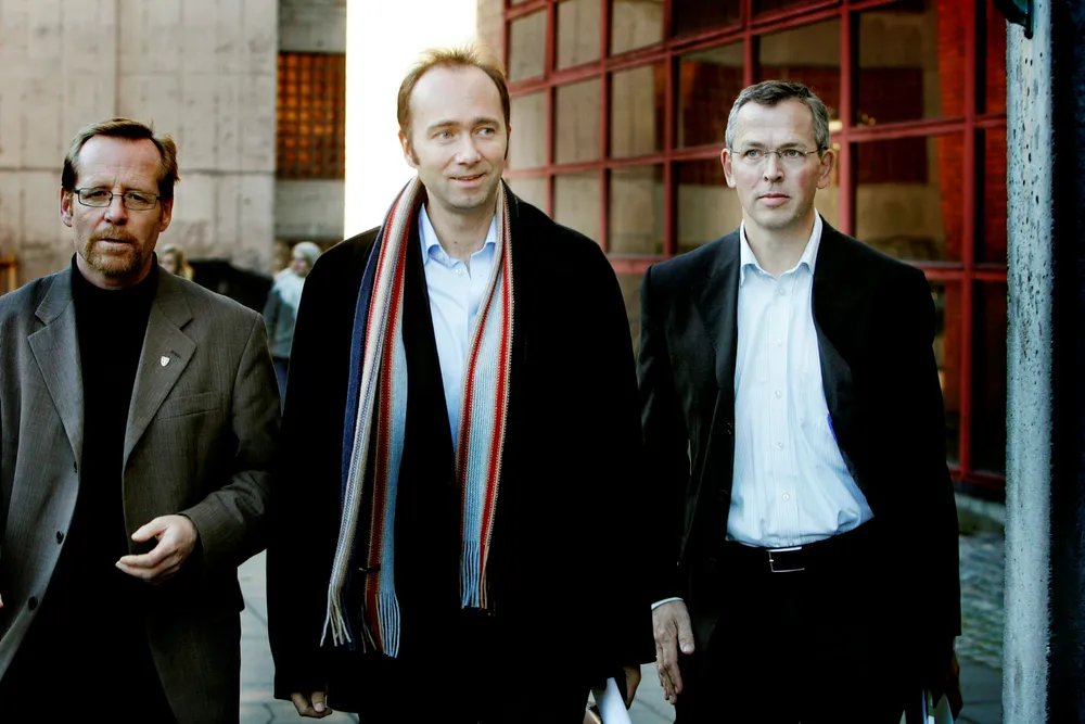 Rektor Vidar L. Haanes ved Menighetsfakultetet i Oslo (til høyre) bekrefter at daværende kirkeminister Trond Giske ville møte en 25-årig prestestudent privat i 2008. Haanes traff Giske i en annen sammenheng i 2006, sammen med daværende praktikumsrektor ved Menighetsfakultetet, Halvor Nordhaug, til venstre. Foto: Terje Bendiksby/NTB Scanpix
